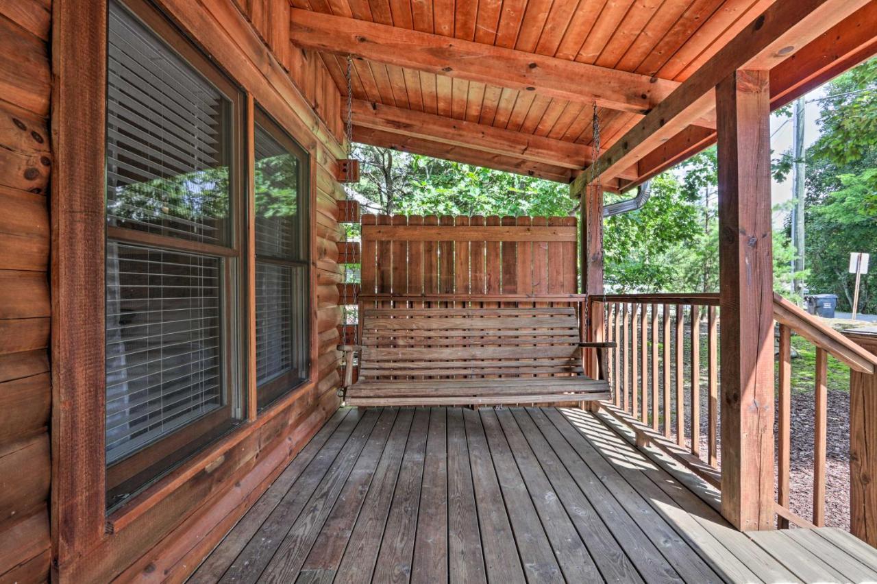 Cabin With Deck And Fireplace Less Than 3 Mi To Dollywood! พิเจนฟอร์จ ภายนอก รูปภาพ